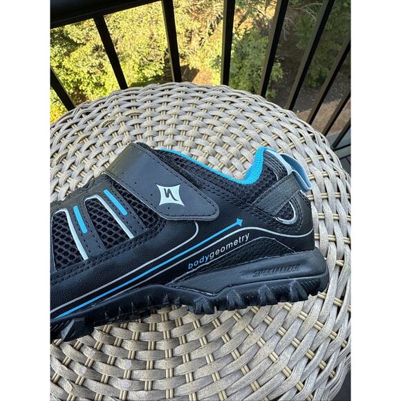 Specialized Tahoe Sport Women's 40 US 9 Body Geometry Bike Shoes Vibram Blue Blk - Picture 6 of 15